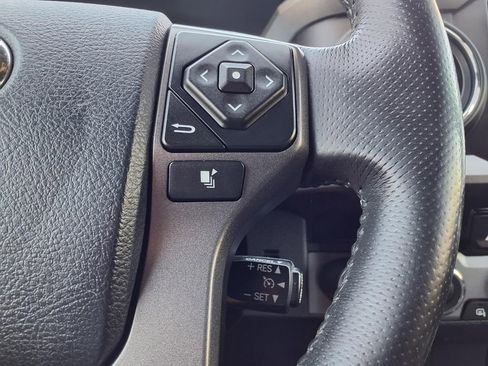 Used 2017 Toyota Tacoma TRD Sport w/ Tow Package (A/T) AWD/4WD image 28