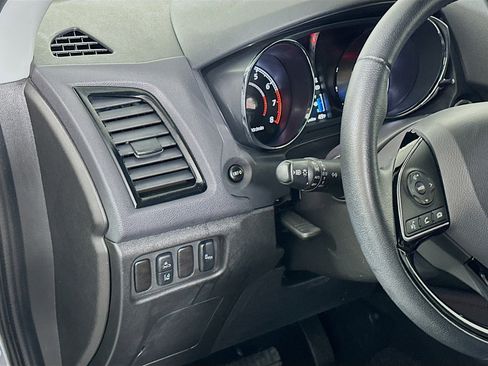 Used 2025 Mitsubishi Outlander Sport SE image 17