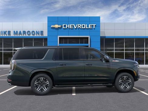 New 2026 Chevrolet Suburban Z71 image 5