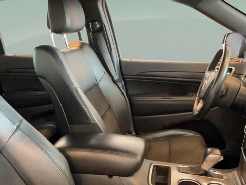 Used 2021 Jeep Grand Cherokee Laredo X RWD image 41