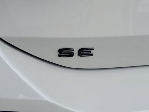 New 2026 Volkswagen Tiguan SE R-Line FWD image 7