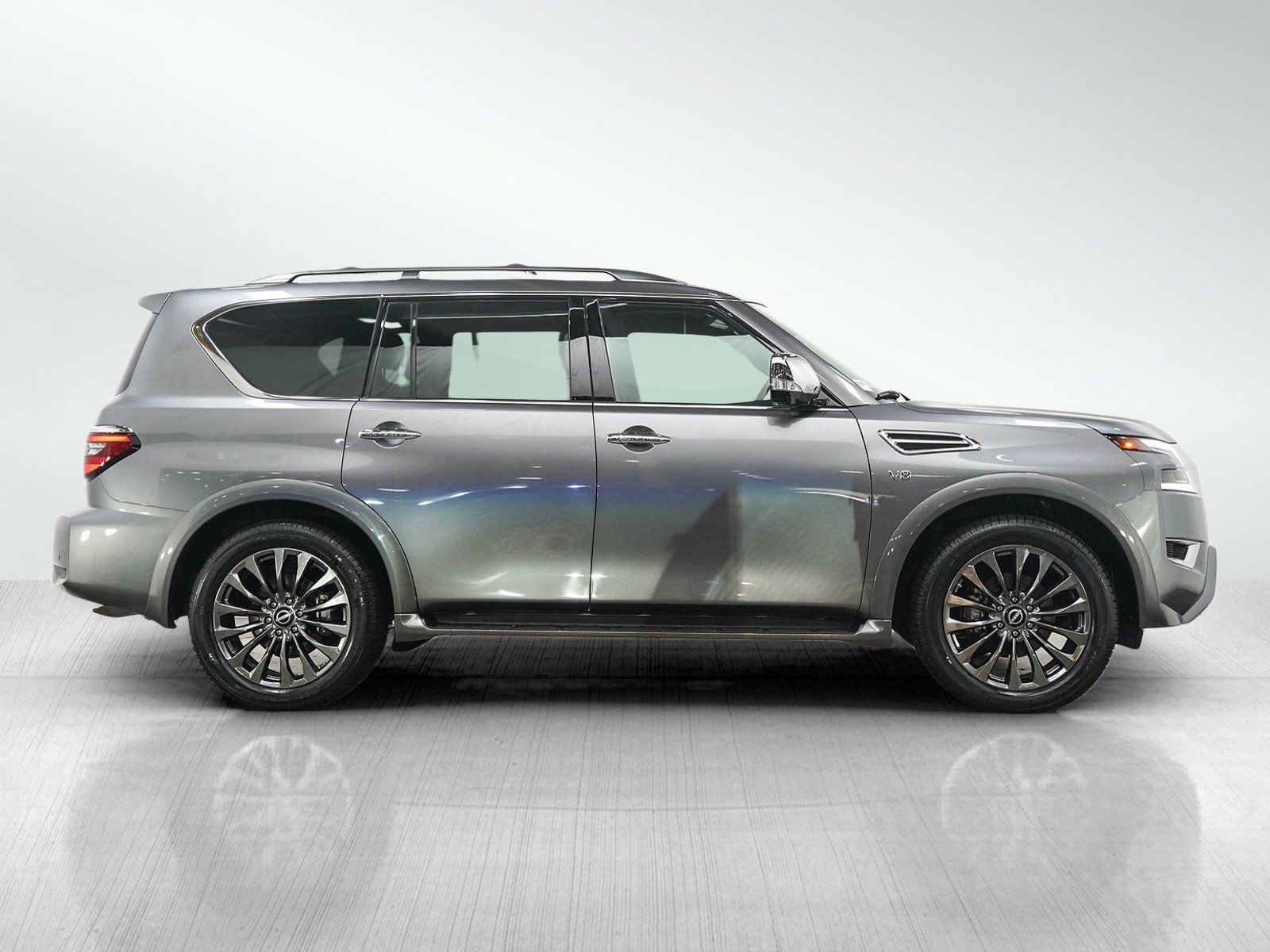 Used 2022 Nissan Armada Platinum w/ Captain's Chairs Package AWD/4WD image 7