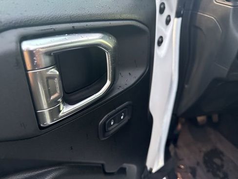 Used 2025 Jeep Wrangler Sport image 18