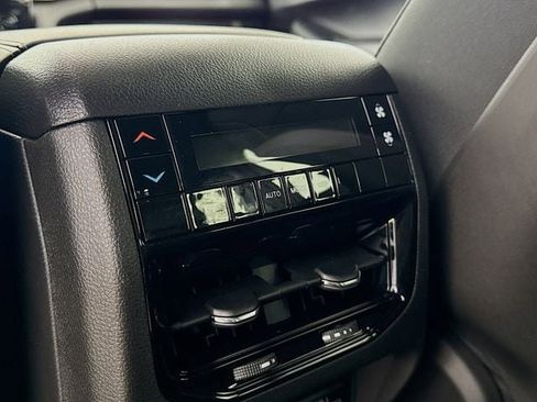 New 2025 Jeep Grand Cherokee L Laredo w/ Luxury Tech Group I image 28