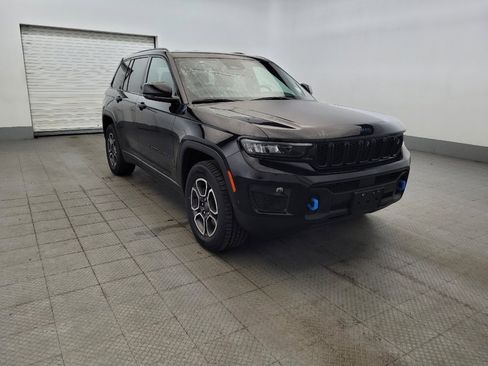 Used 2022 Jeep Grand Cherokee Trailhawk w/ Advanced Protech Group II AWD/4WD image 13