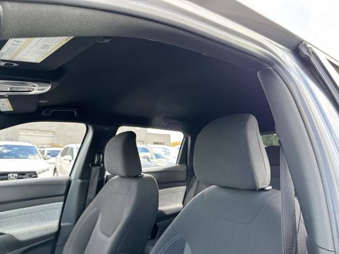 Used 2023 Jeep Compass Sport image 21