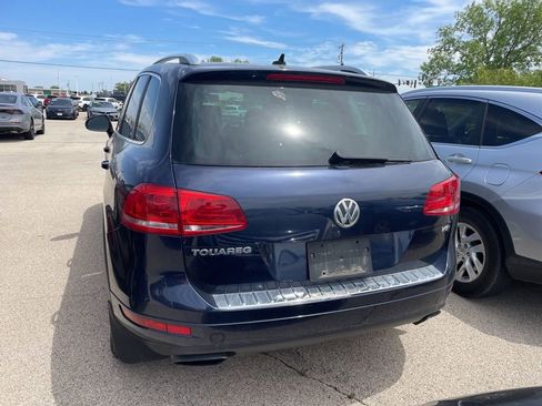 Used 2014 Volkswagen Touareg Sport AWD/4WD image 3