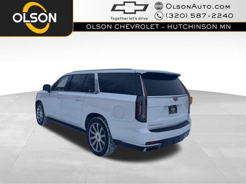 Used 2022 Cadillac Escalade ESV Premium Luxury Platinum image 3