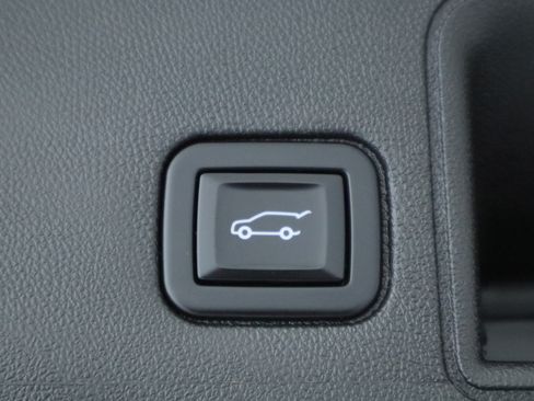 Certified 2022 GMC Terrain Denali AWD/4WD image 32