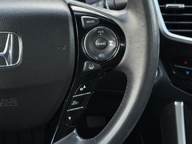 Used 2017 Honda Accord Touring image 14