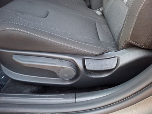 Used 2026 Hyundai Elantra SE FWD image 14