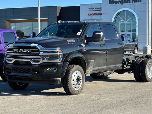 New 2026 RAM 4500 Tradesman w/ Laramie Trim Package image 9