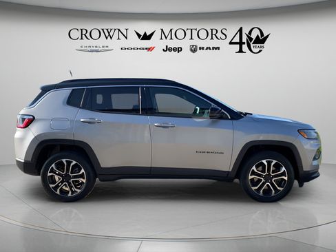 Used 2023 Jeep Compass Limited AWD/4WD image 4