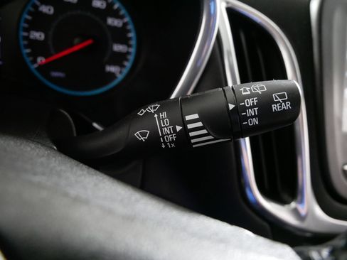 Used 2018 Chevrolet Equinox LT image 30