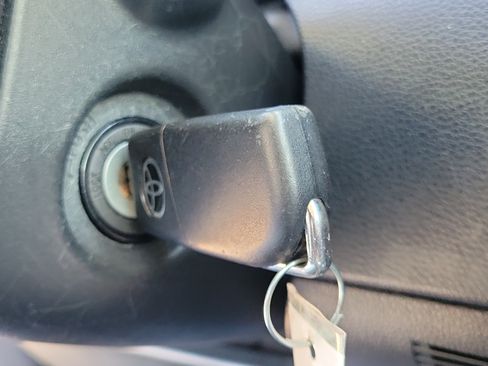 Used 2024 Toyota Corolla LE FWD image 28