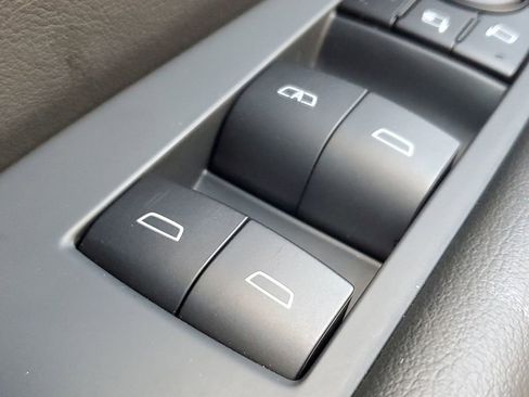 Used 2025 Buick Enclave Preferred image 34