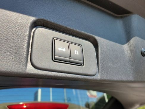 Certified 2025 Nissan Rogue SV image 12