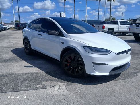 Used 2022 Tesla Model X Plaid image 1