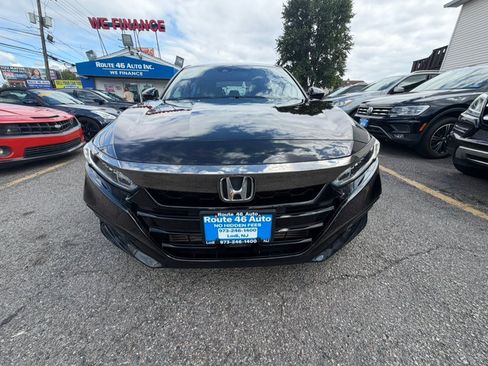 Used 2018 Honda Accord Sport image 2
