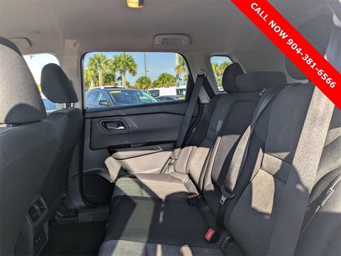 Used 2024 Nissan Rogue SV image 14