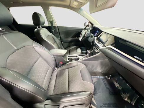 Certified 2022 Kia Niro LXS image 26