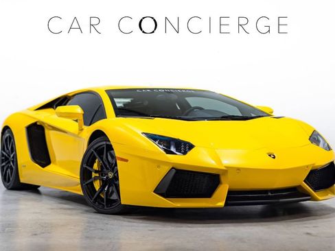 Used 2013 Lamborghini Aventador LP 700-4 image 3