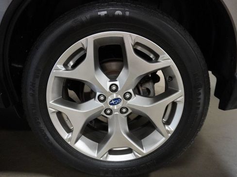 Used 2017 Subaru Forester 2.5i Touring AWD/4WD image 5