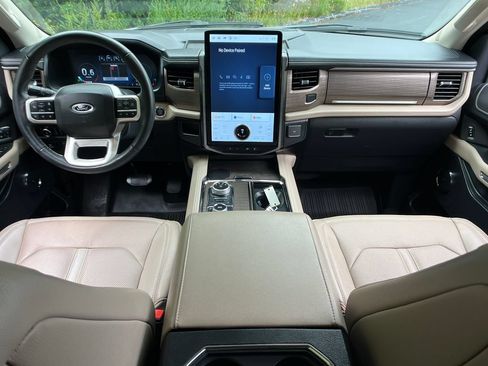 Used 2024 Ford Expedition Limited AWD/4WD image 13