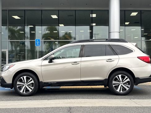 Used 2018 Subaru Outback 2.5i Limited image 7