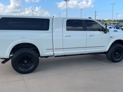 Used 2023 RAM 2500 Limited AWD/4WD image 9
