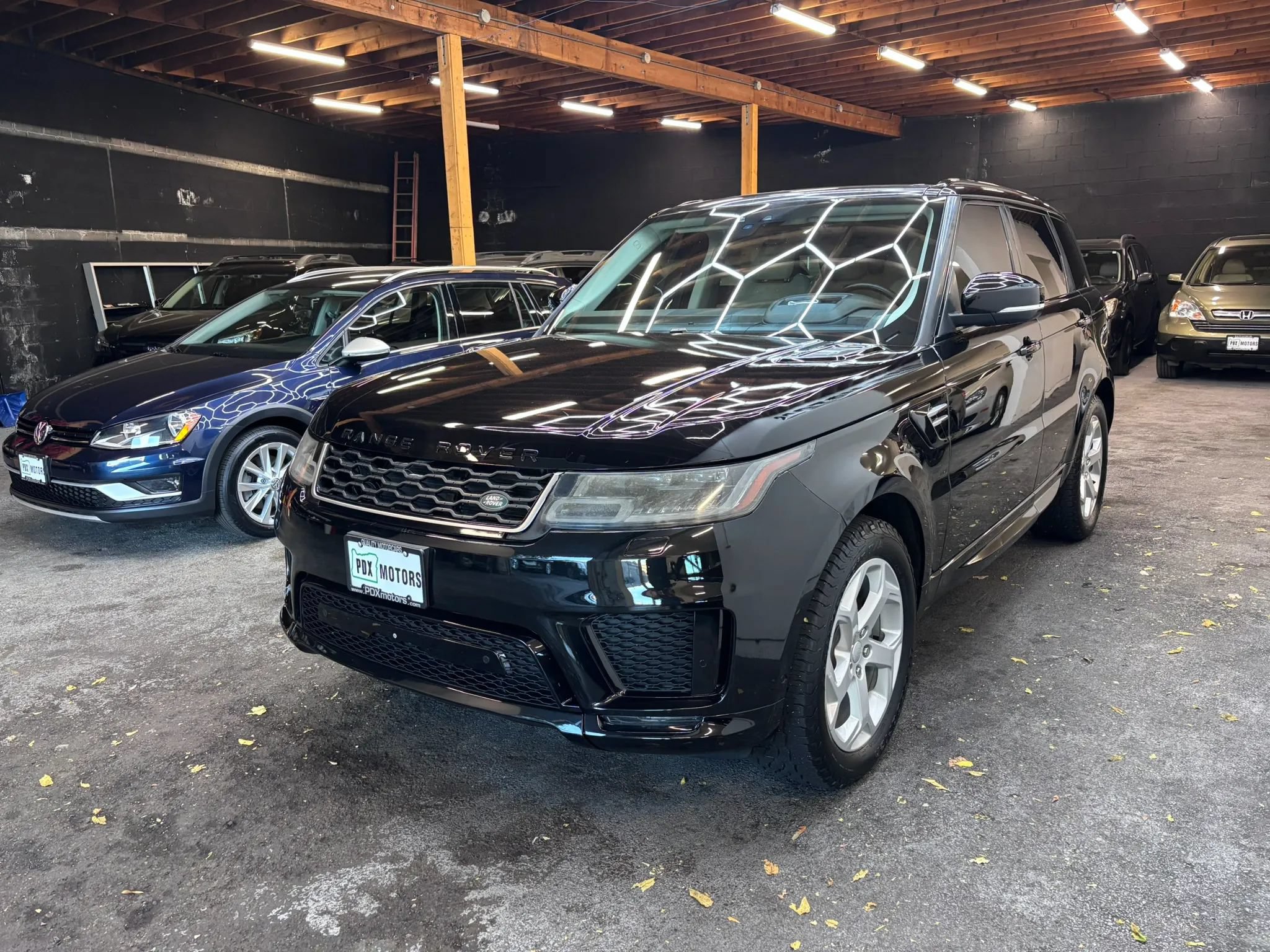 Used 2018 Land Rover Range Rover Sport HSE AWD/4WD image 3