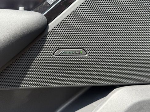 New 2026 Land Rover Range Rover Velar Dynamic SE image 16