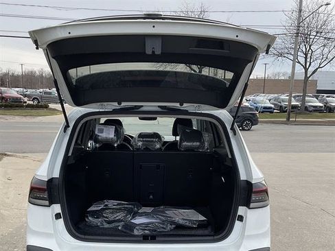 New 2026 Volkswagen Taos SE image 5