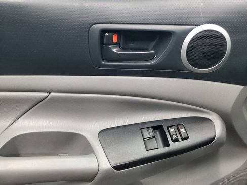 Used 2014 Toyota Tacoma 4x4 Access Cab V6 w/ SR5 Package image 10