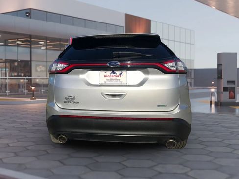 Used 2018 Ford Edge SE image 10