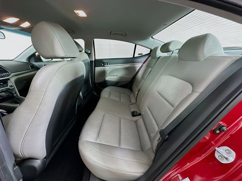 Used 2017 Hyundai Elantra SE FWD image 24