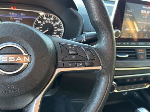 Used 2023 Nissan Altima 2.5 SV image 19