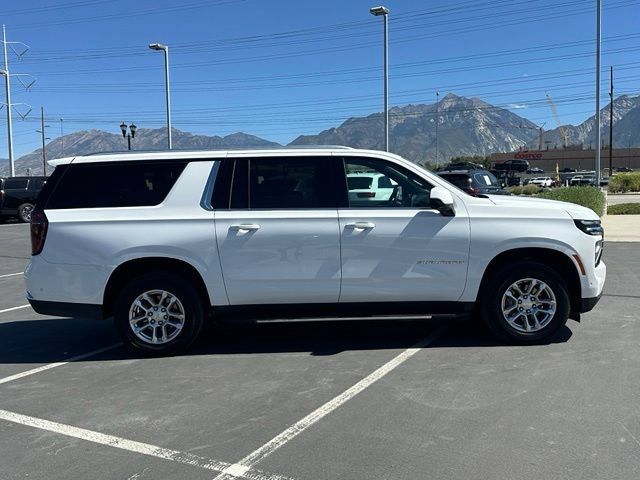 Certified 2025 Chevrolet Suburban LT AWD/4WD image 7