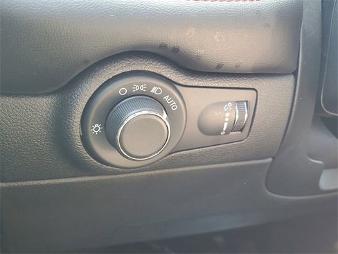 Used 2024 Dodge Durango GT image 25