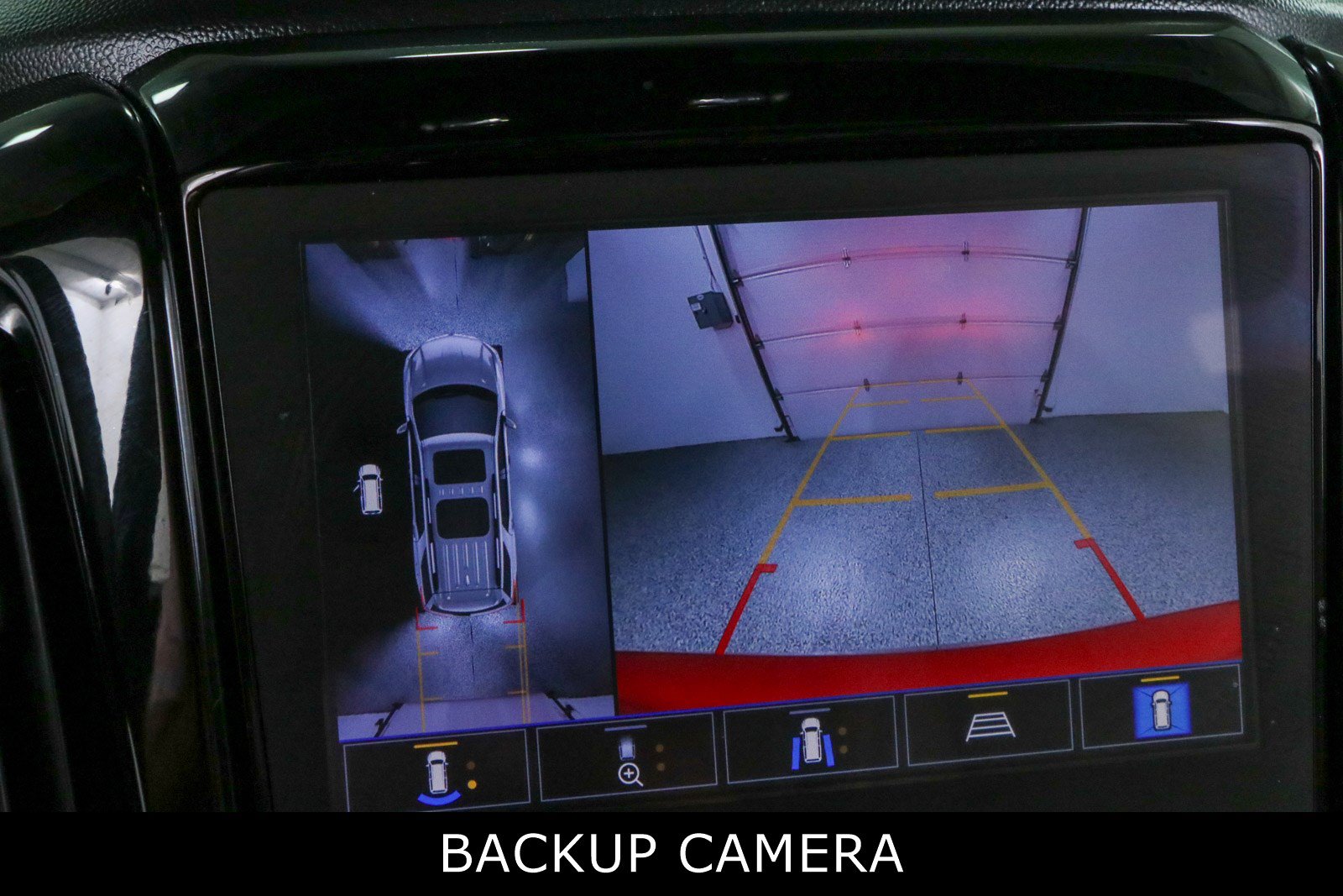 Used 2023 Chevrolet Traverse Premier w/ LPO, Floor Liner Package FWD image 19