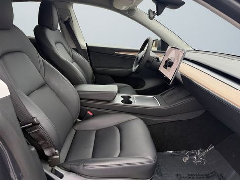 Used 2023 Tesla Model Y 2WD image 15