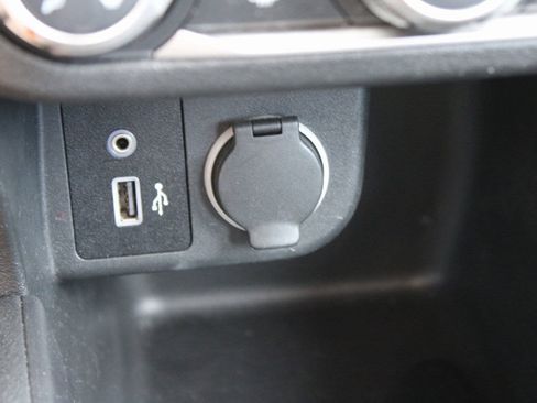 Used 2021 Nissan Kicks S image 20