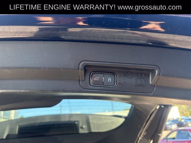 Used 2024 Ford Explorer XLT w/ Equipment Group 202A AWD/4WD image 32