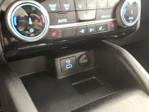 Used 2022 Ford Escape SEL image 17