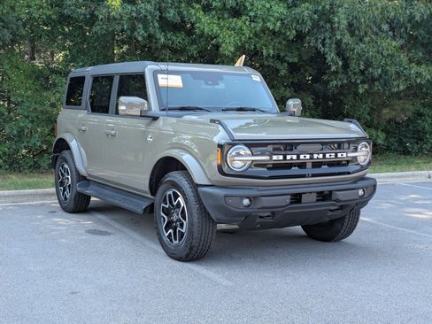 Certified 2025 Ford Bronco Outer Banks AWD/4WD image 2