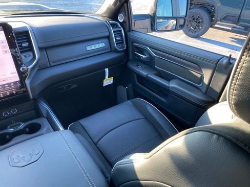New 2026 RAM 2500 Laramie AWD/4WD image 37