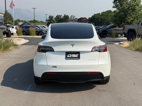 Used 2022 Tesla Model Y Long Range AWD/4WD image 11