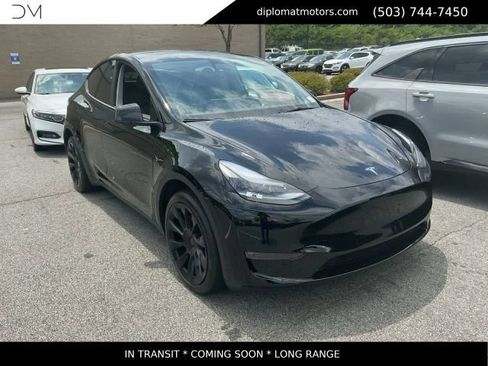 Used 2023 Tesla Model Y Long Range AWD/4WD image 4