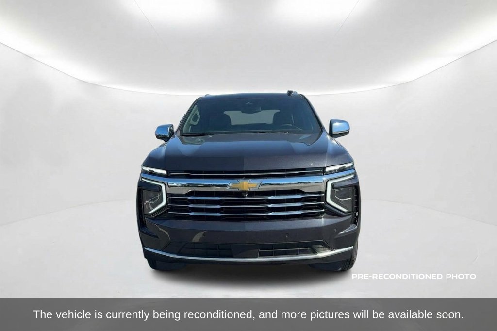 Used 2026 Chevrolet Suburban Premier AWD/4WD image 2