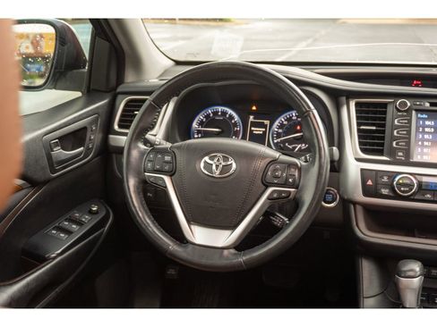 Used 2017 Toyota Highlander Limited Platinum AWD/4WD image 21